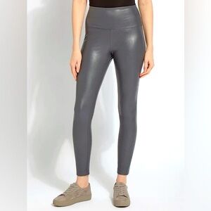 LYSSE NWT Textured Vegan Leather Legging Charcoal size Smalll